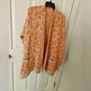Plush Boutique Candid Cape Animal Print Poncho One Size